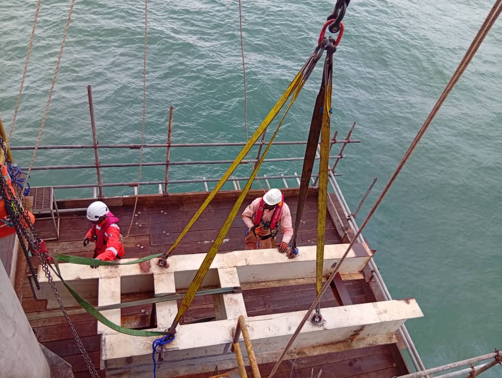 Construction — lifeboat-22.jpg
