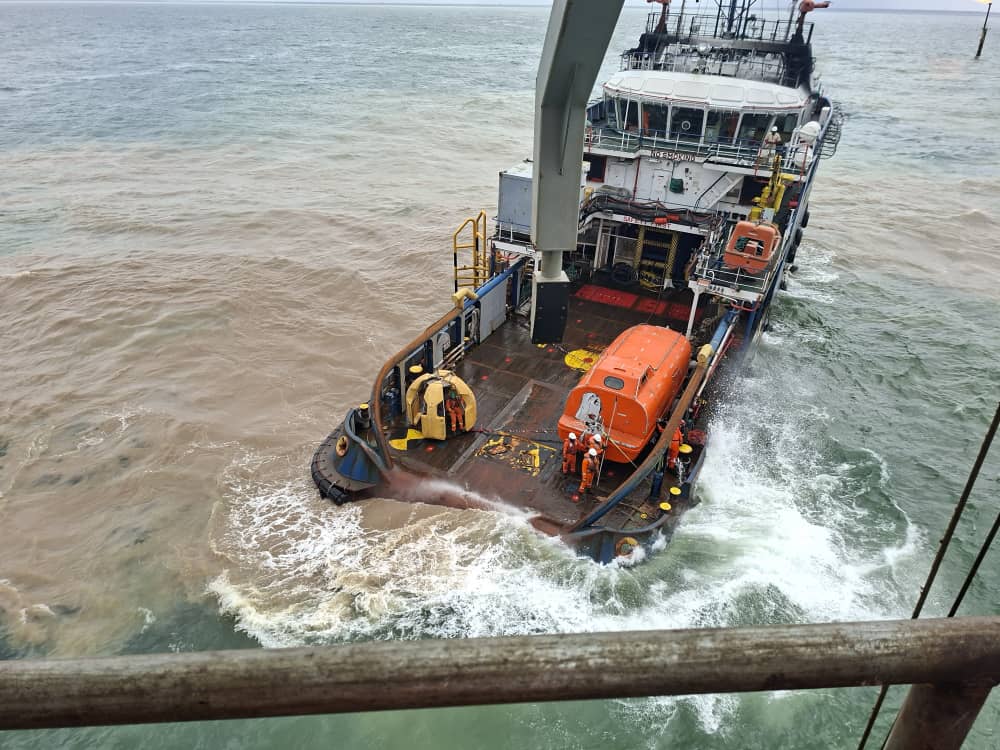 Inspection — lifeboat-02.jpg